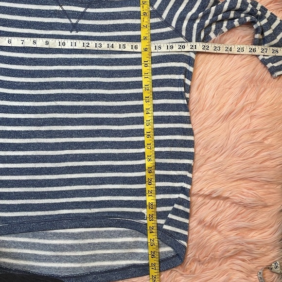 Abercrombie & Fitch Stripe Sweater Size Large - Picture 4 of 5